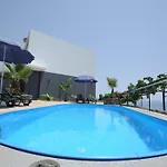 Quinta Golfinho Resort